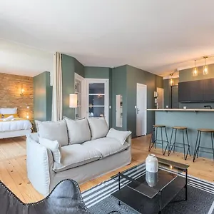 Charming 2 Bedroom - Old Appartement Rijsel